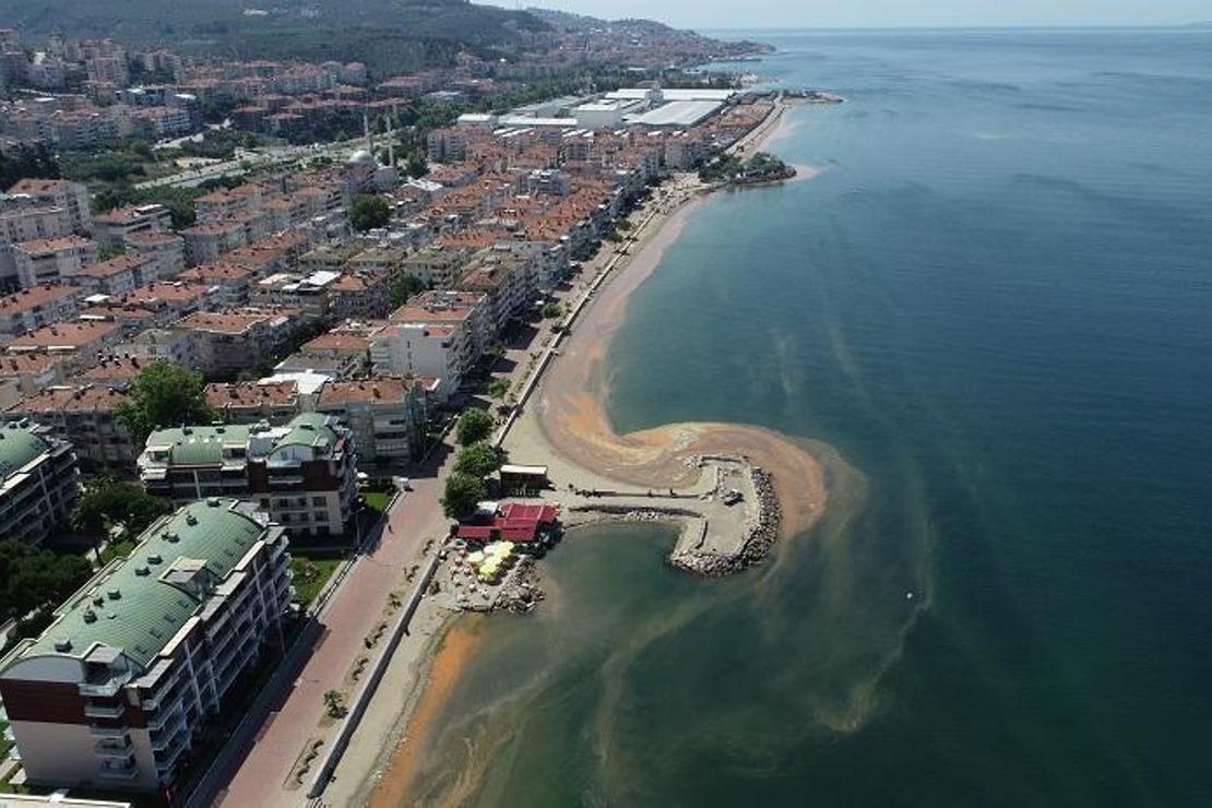 Marmara Denizi turuncuya boyandı...O anlar havadan görüntülendi