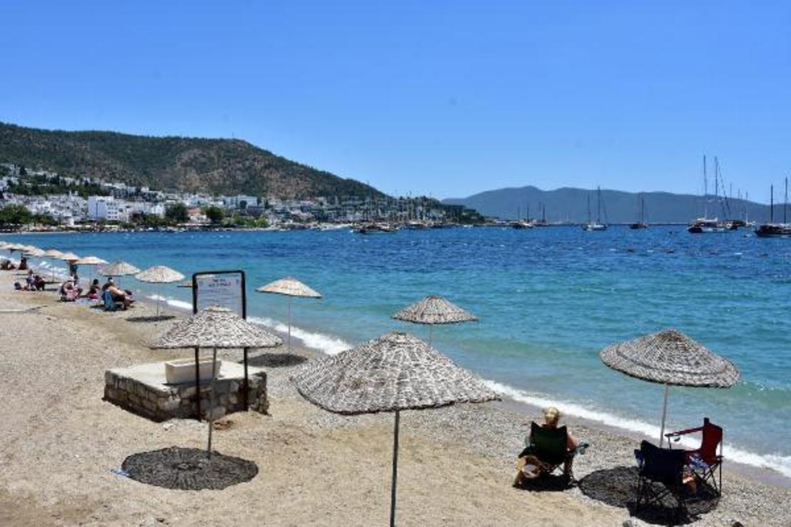 Bodrum'da sosyal mesafeli deniz keyfi