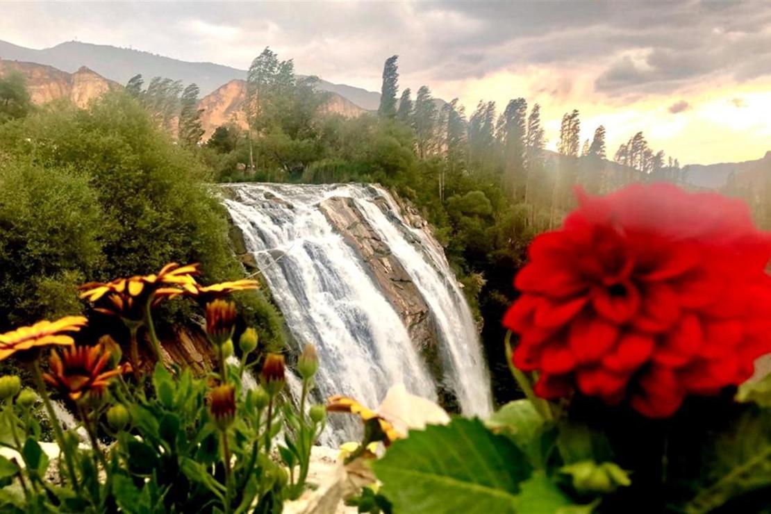 Doğa harikası Tortum Şelalesi yarım milyon turiste ev sahipliği yapacak