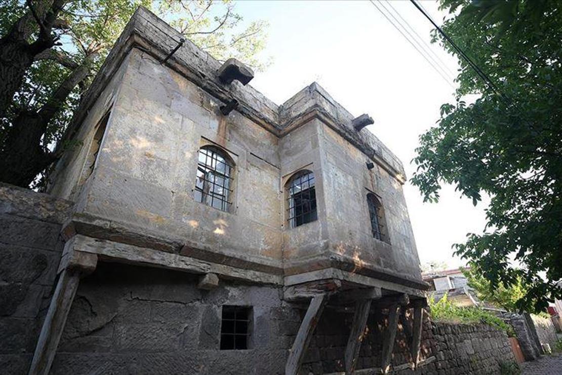 Koramaz Vadisi'nin taş evleri eski günlerine dönmeyi bekliyor