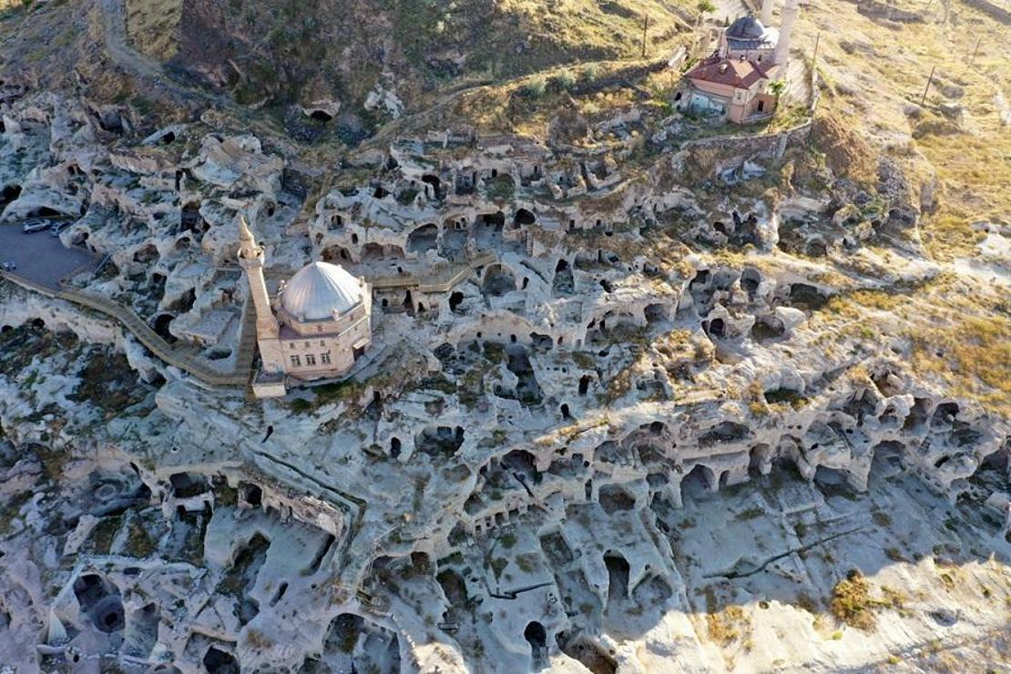 Nevşehir'deki tarihi yamaç yerleşiminin turizme açılması için geri sayım başladı