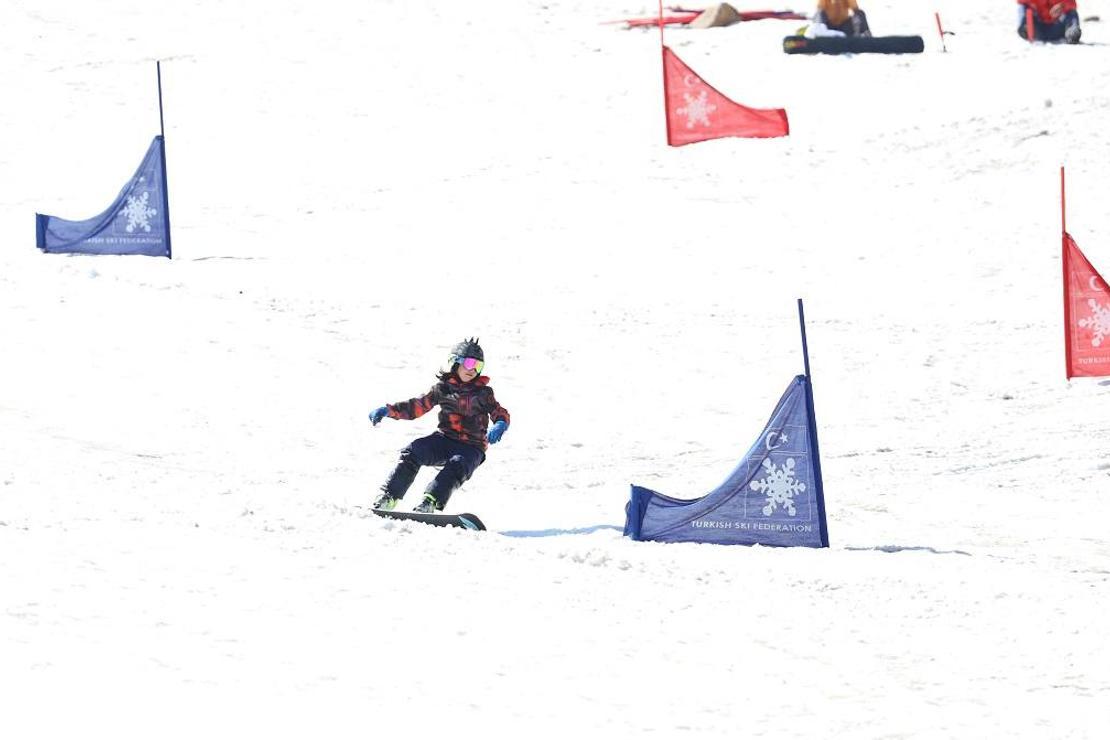 Erciyes dört mevsim kayak keyfi yaşatıyor