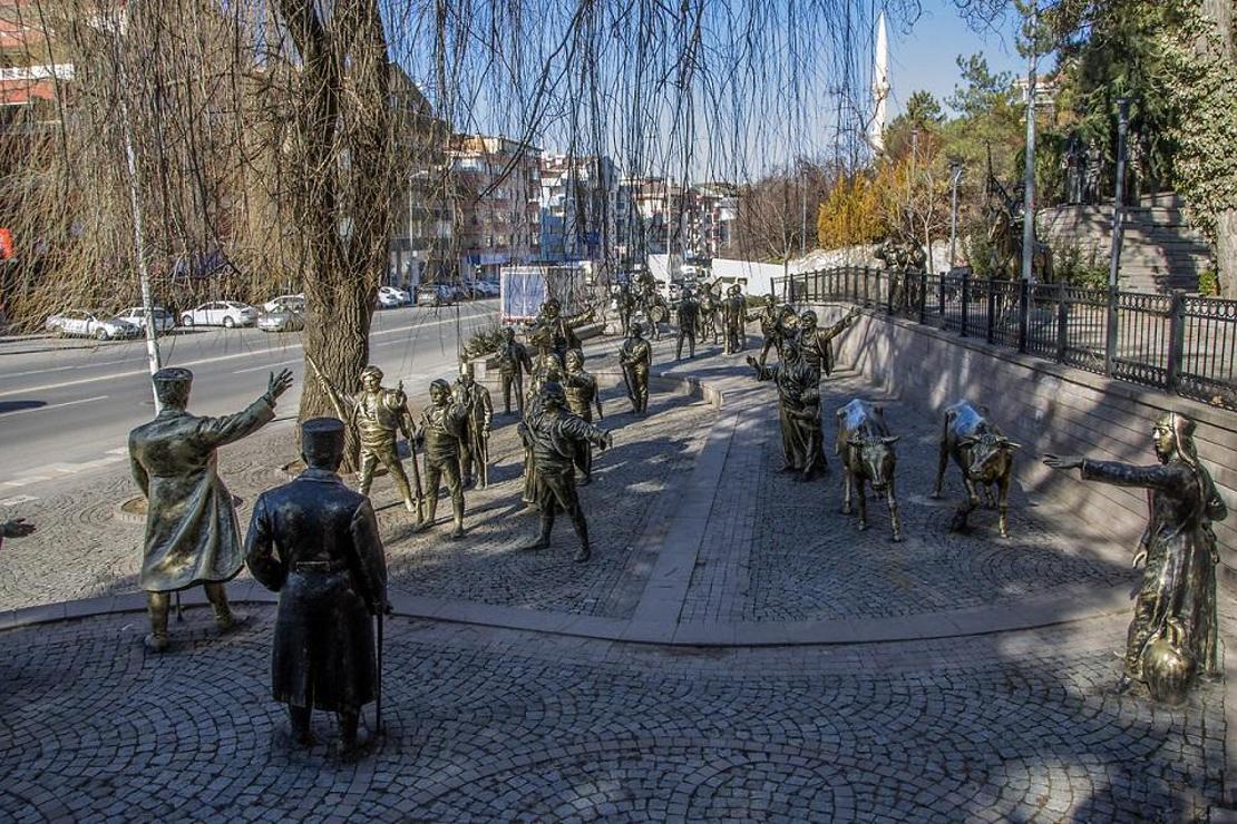 Ankara'nın onlarca heykelli, duygu dolu parkı