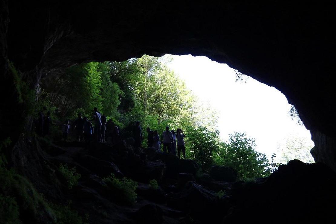 Binlerce yıllık tarihiyle Çayır Mağarası turistlerin ilgisini çekiyor