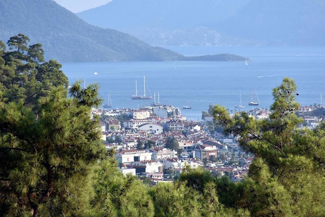 Kuşadası ve Marmaris'te günlük yazlık kiraları dudak uçuklatıyor