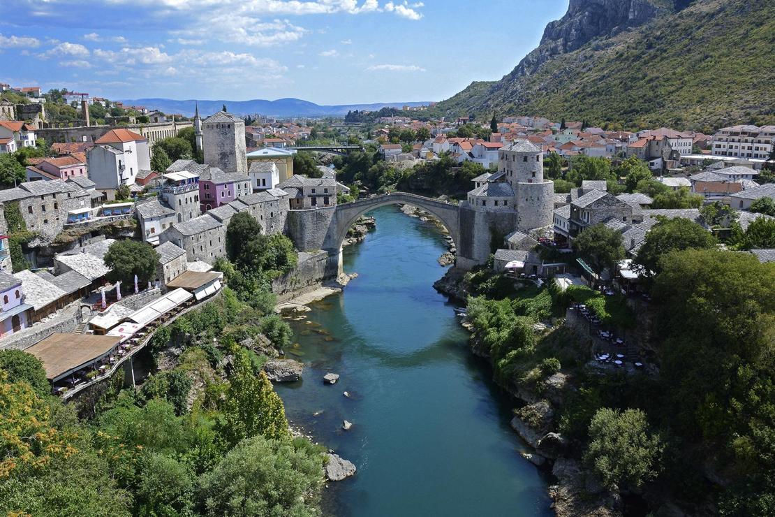 Tarihi Mostar Köprüsü'nün yeniden açılışının 16. yılı