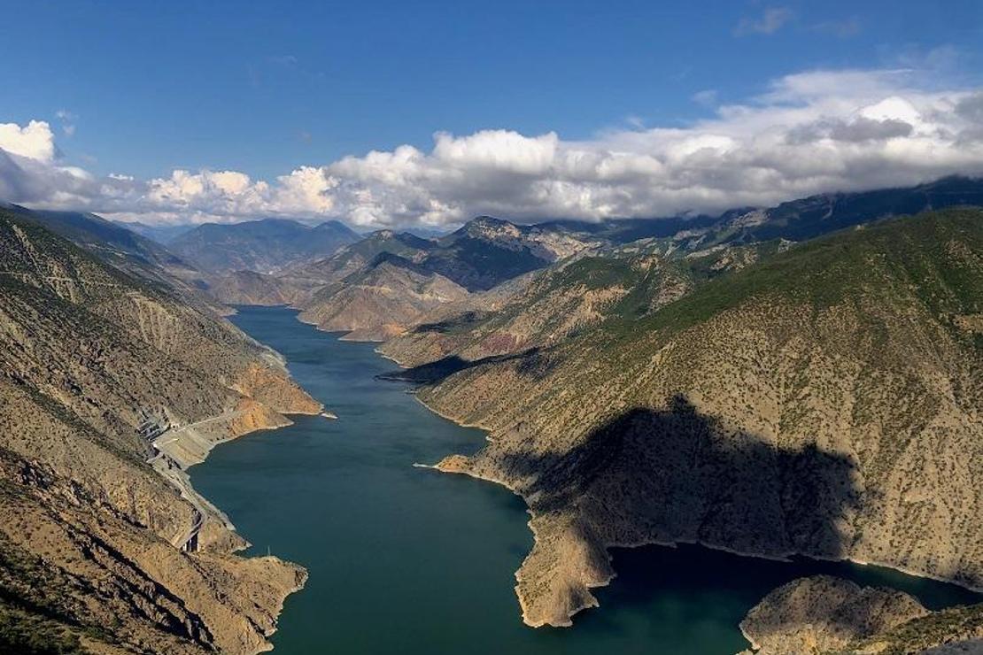 Çoruh Nehri'nin etkileyici görünümü