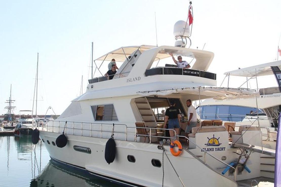 Antalya’daki lüks tekneler sezonu Ukraynalı turistlerle açtı