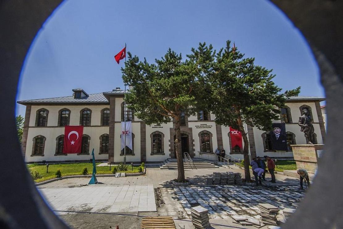 Cumhuriyetin sembol binalarından Erzurum Kongre ve Milli Mücadele Müzesi