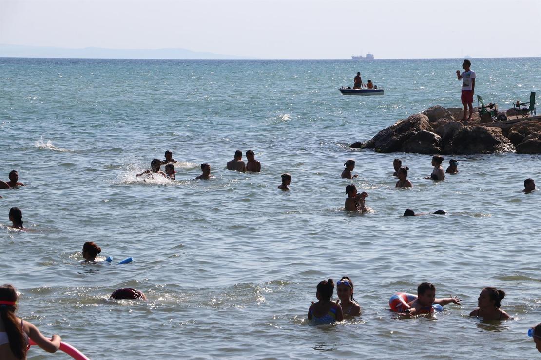 Tekirdağ 'mavi bayraklı' plajlarıyla tatilcileri cezbediyor