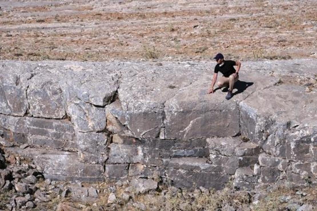 Antik Çağ'dan kalma mermer ve traverten ocakları gün yüzüne çıkarılıyor