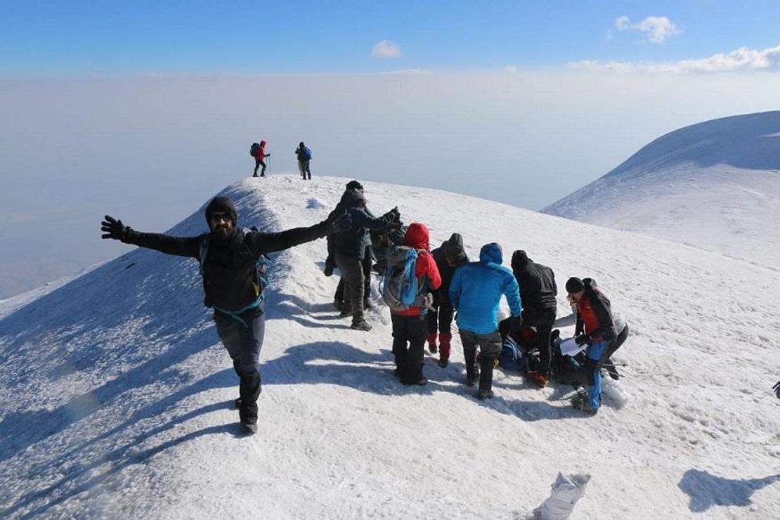 Vanlı dağcılardan 15 gün içerisinde ikinci Ağrı Dağı tırmanışı