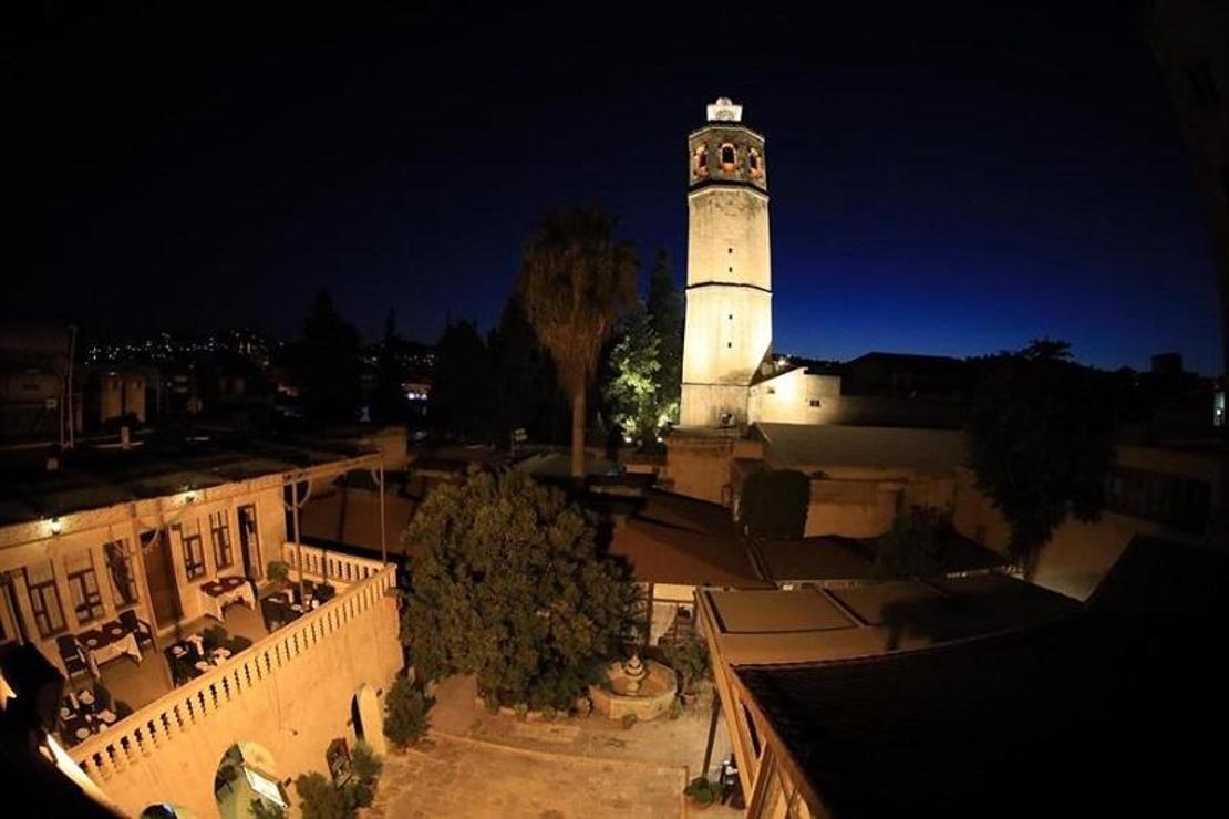 Şanlıurfa'da 3 dine ev sahipliği yapan tarihi Ulu Cami ışıklandırıldı