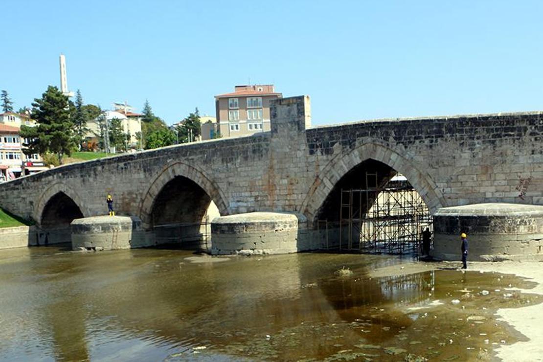 770 yıllık Selçuklu eseri köprüde restorasyon çalışması
