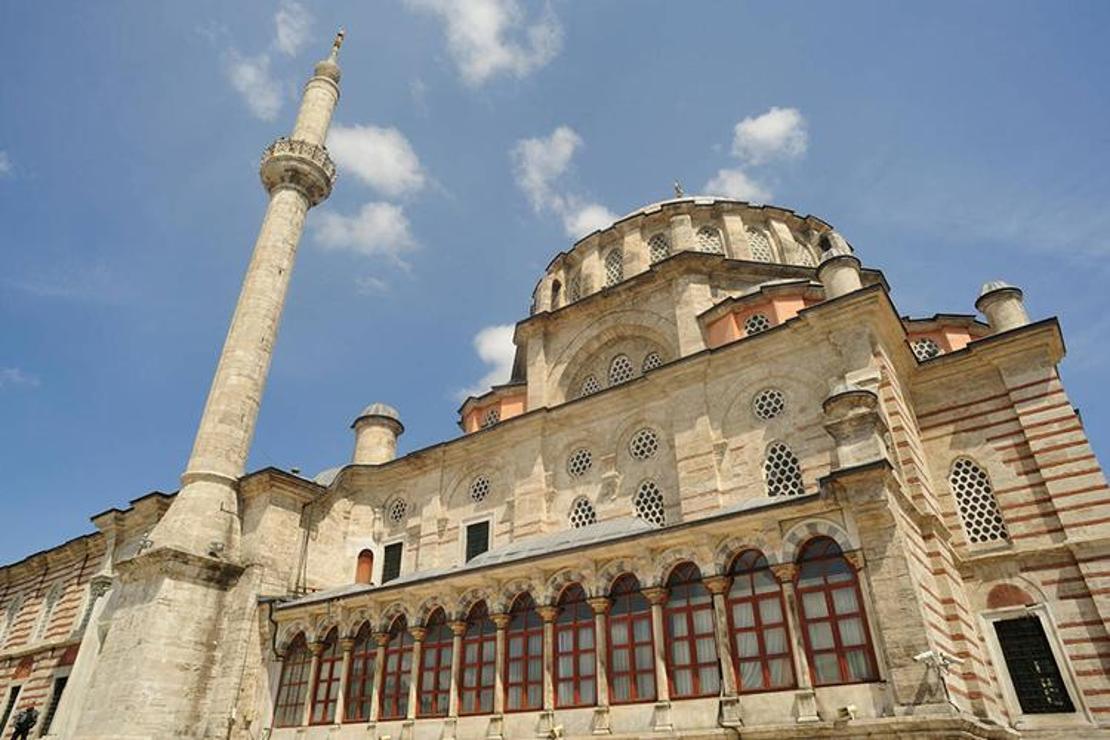 Laleli Camii Nerede? Laleli Camisi Tarihi, Özellikleri, Hikayesi Ve Mimarı Hakkında 