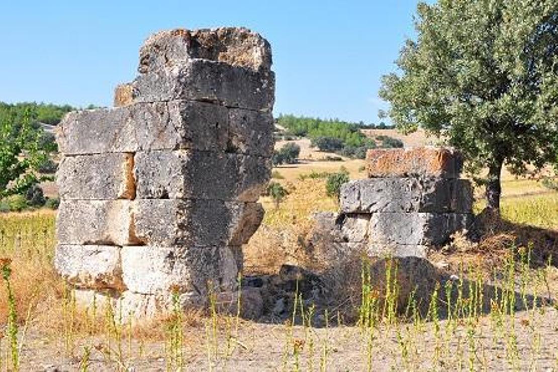  Sidas Antik Kenti ve Apollon Aksyros Tapınağı'na ait 1800 yıllık taş yazıt İtalya'dan geri alınıyor