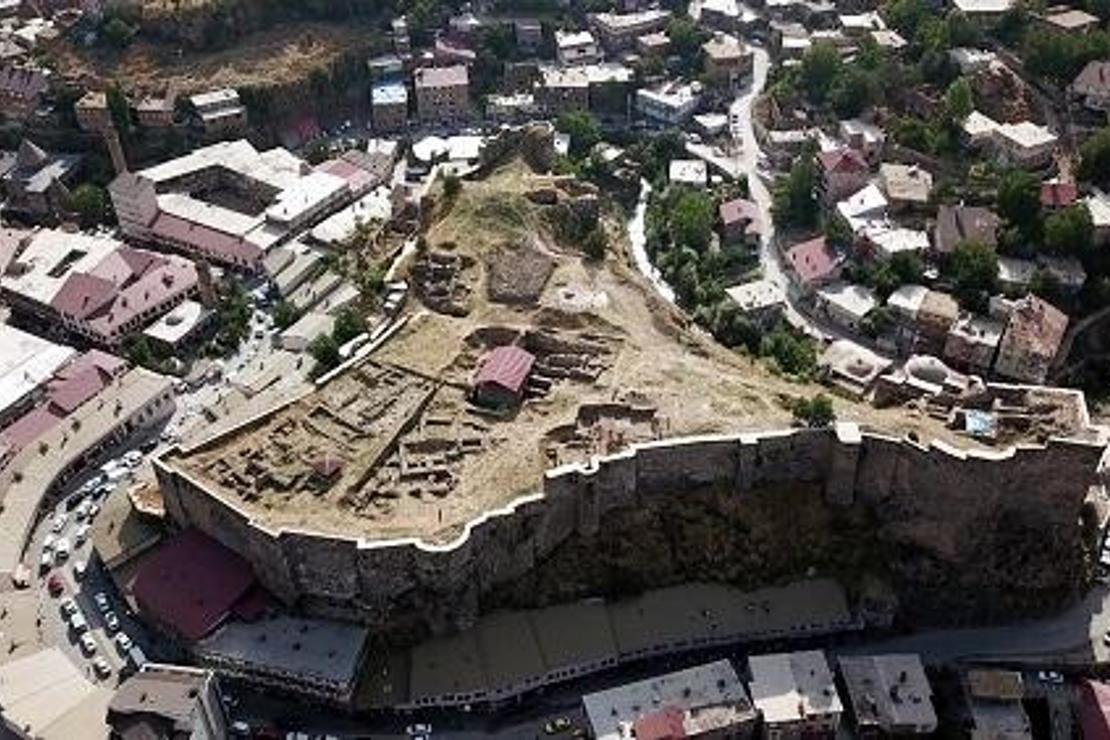 Bitlis Kalesi, 'Kanuni Sultan Süleyman' tarafından yenilenmiş