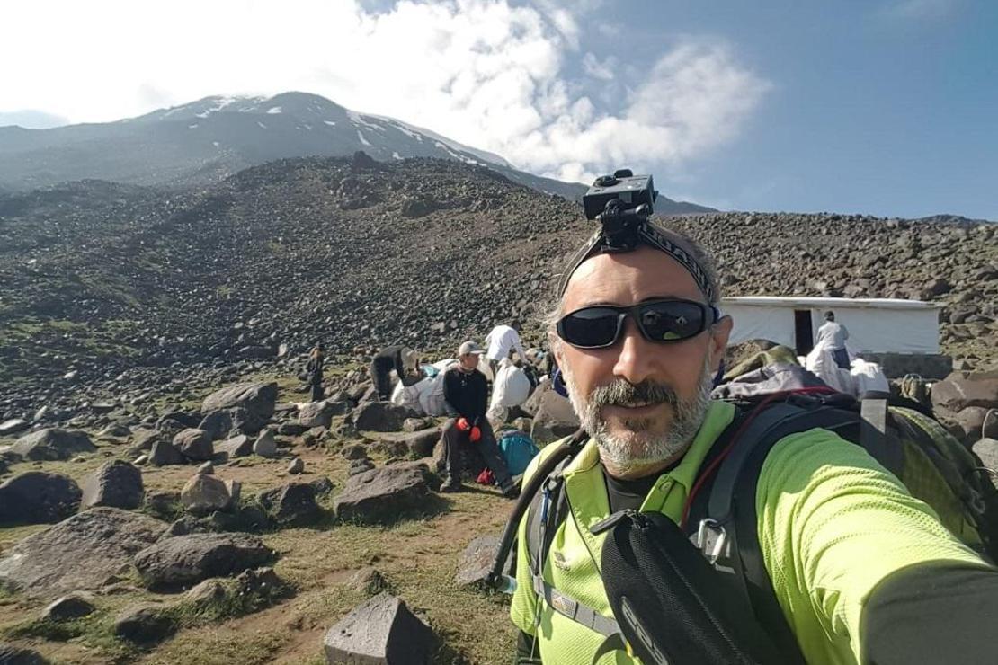 Ağrı Dağı'nın zirvesinde 3 gün 2 gece kalan Dağcı, Türkiye'nin 81 farklı zirvesine tırmanacak