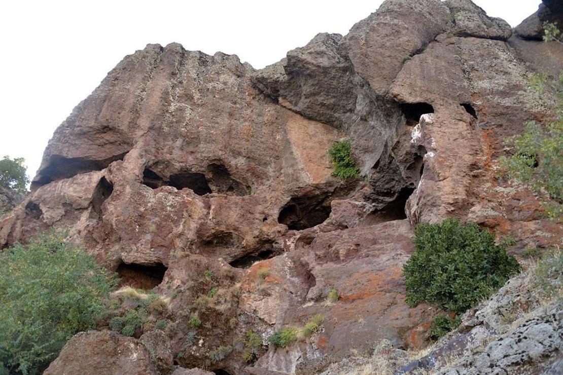 1500 yıl önce Hristiyanların gizli ibadet yaptıkları mağaralar ilgi çekiyor