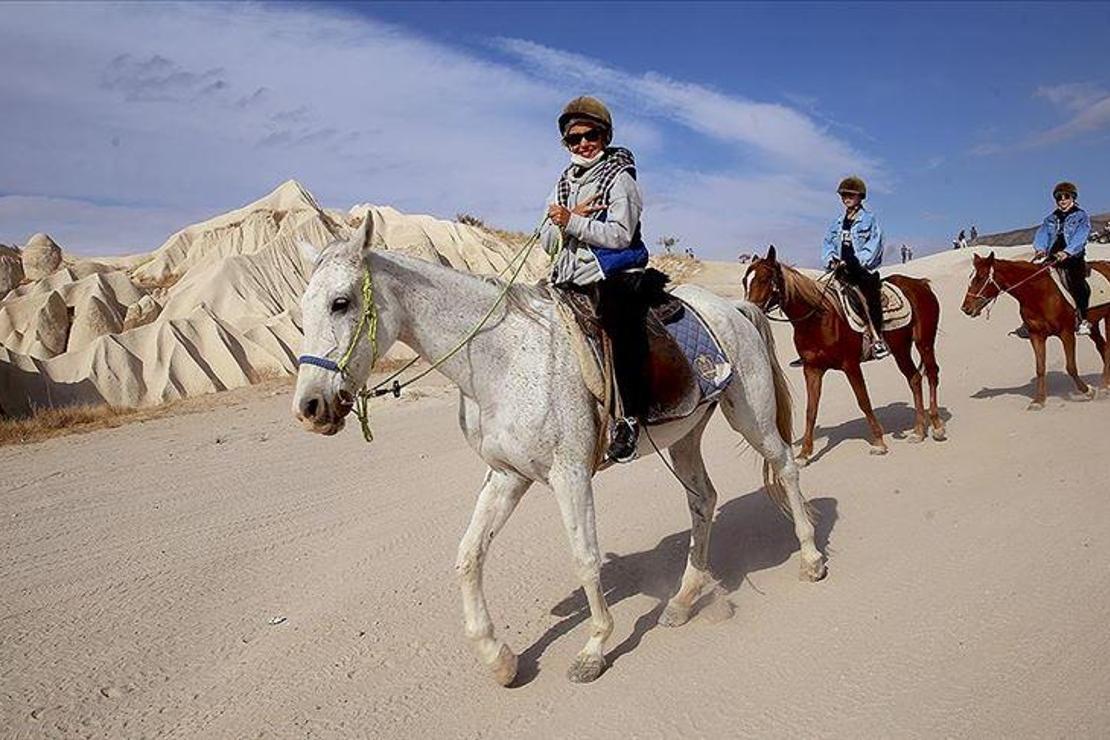 Kapadokya hafta sonunda yerli turistlerin mekanı oldu