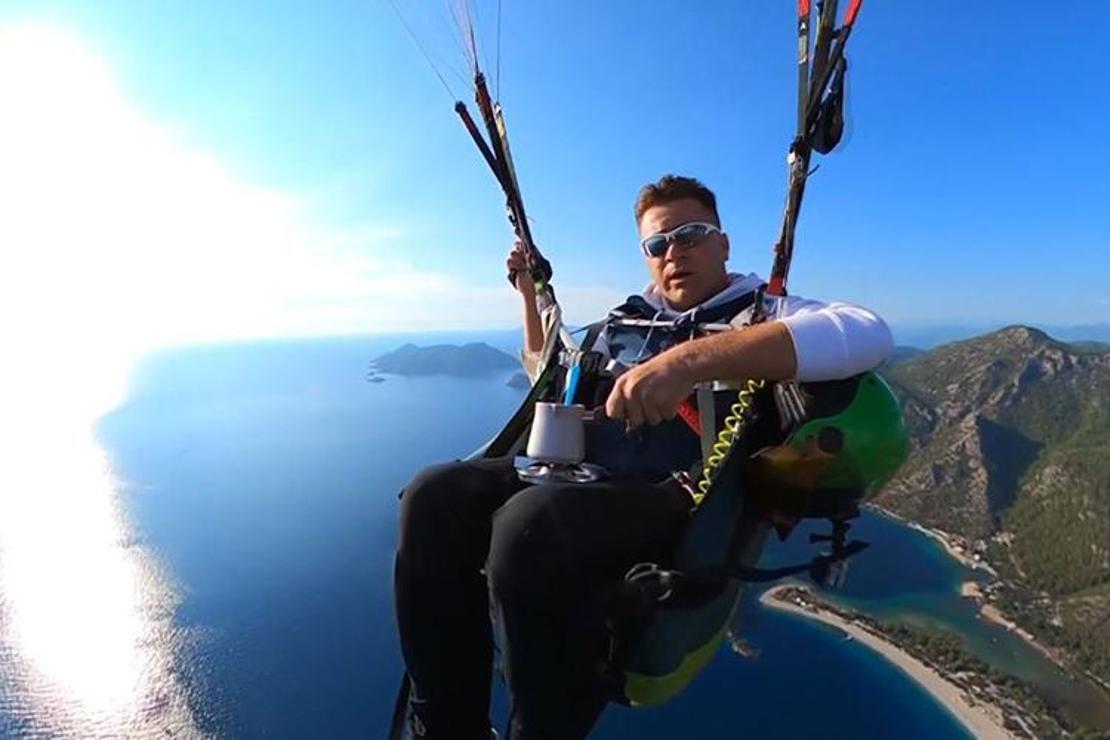 Ölüdeniz'in üzerinde 1500 metrede Türk kahvesi yapıp içerek uçtu