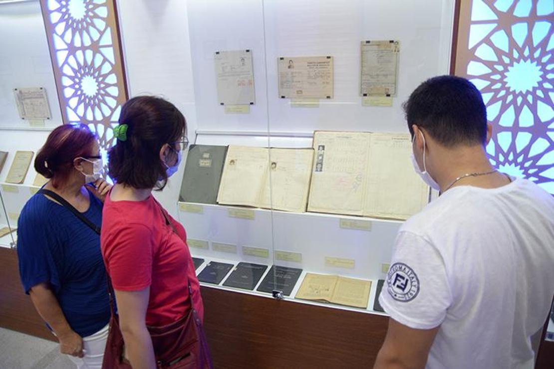 Özal'ın mezuniyet belgesinin bulunduğu 'Mersin Eğitim Tarihi Müzesi' yoğun ilgi görüyor