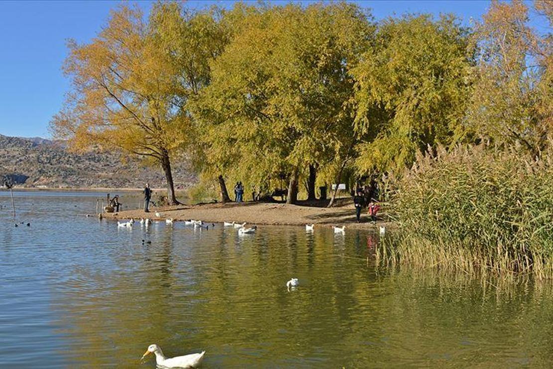  Gölbaşı Gölleri Tabiat Parkı'nda sonbahar güzelliği