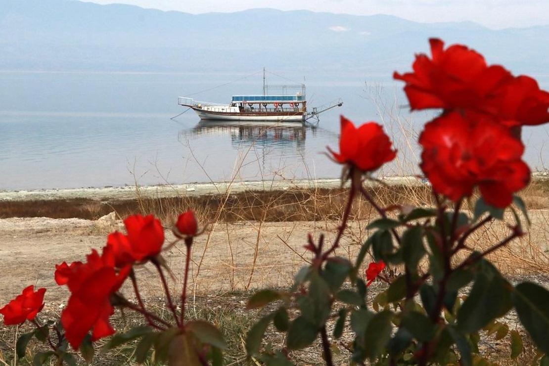 Burdur Gölü'nde kış sessizliği