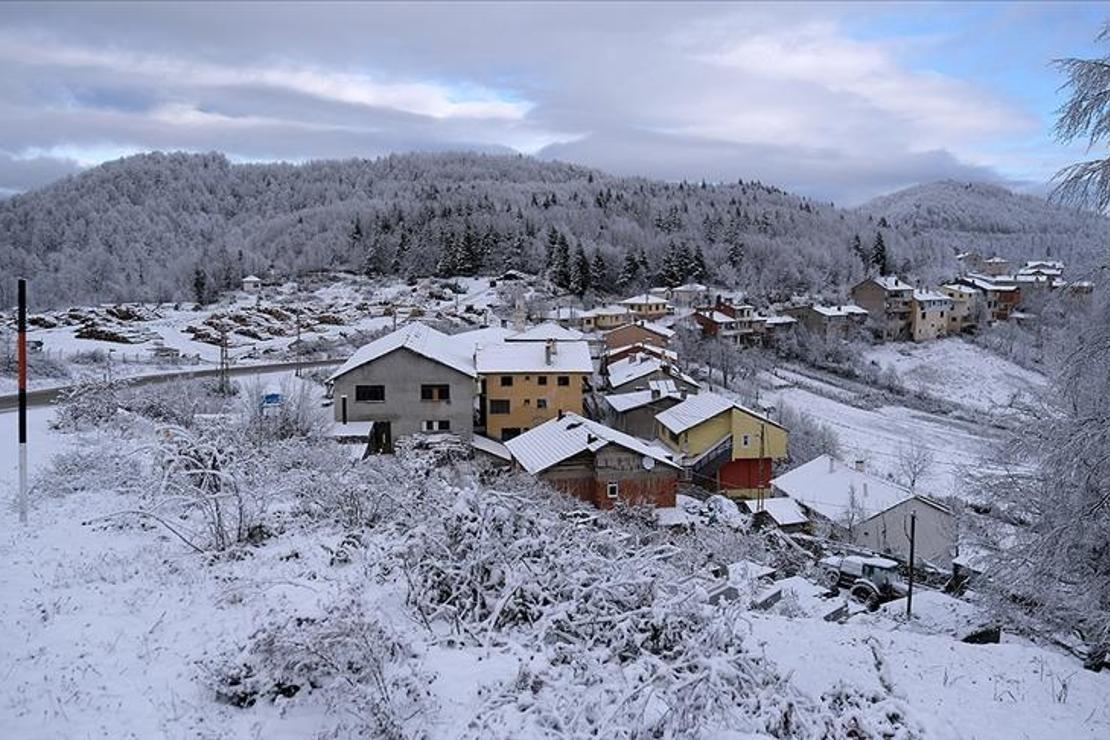 Kastamonu'da kar yağışı kartpostallık manzaralar oluşturdu