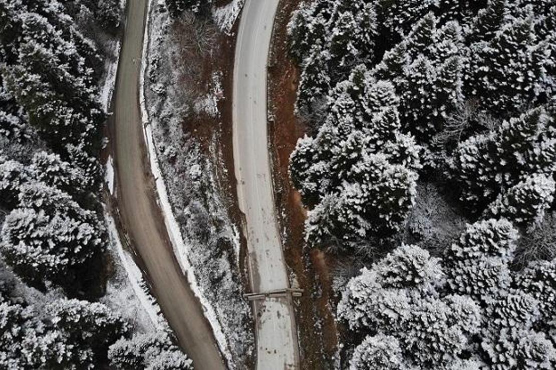 Yedigöller Milli Parkı yolu kar ve buzlanma sebebiyle ulaşıma kapatıldı