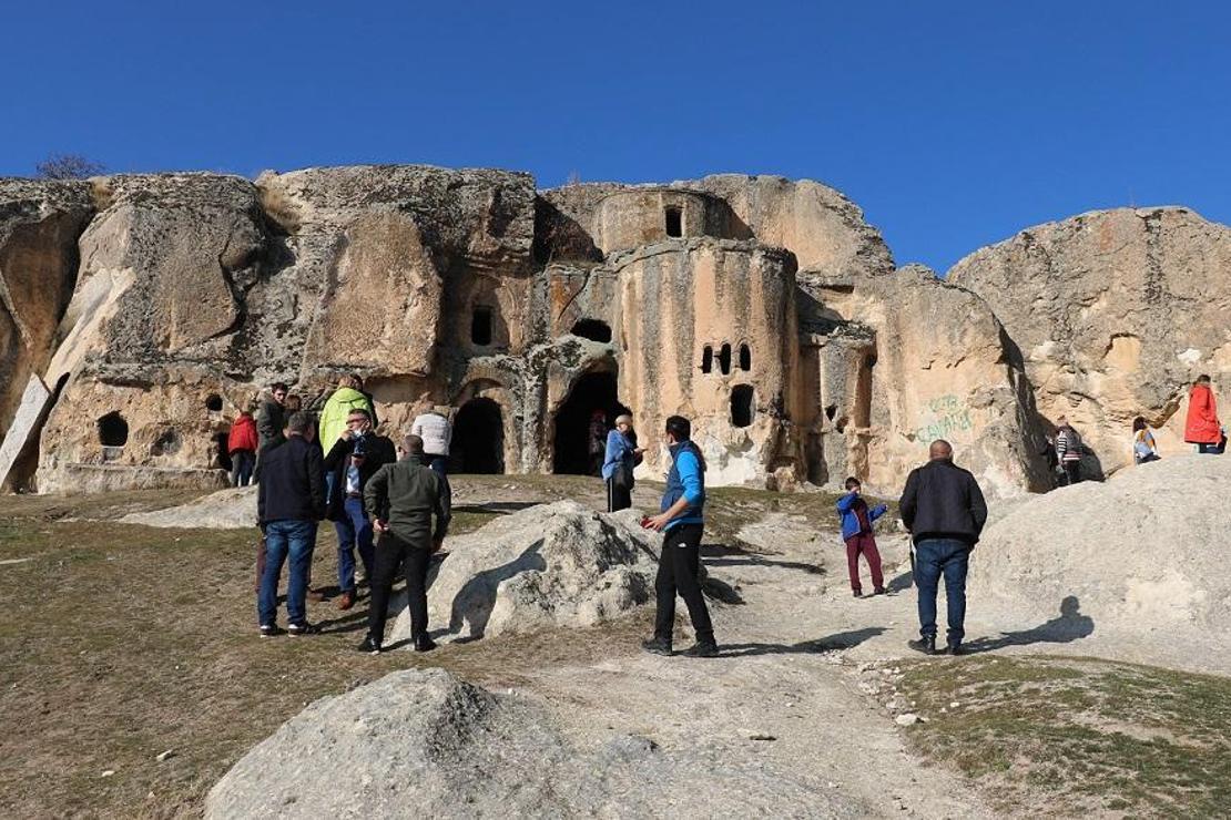 Turistler, Afyonkarahisar'ın tarihi Frigya bölgesine hayran kaldı