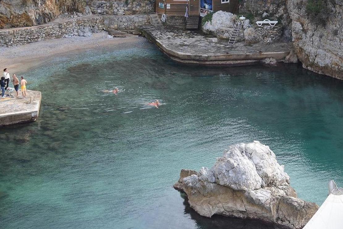 Kısıtlamada tatilcilerin adresi Kuşadası oldu