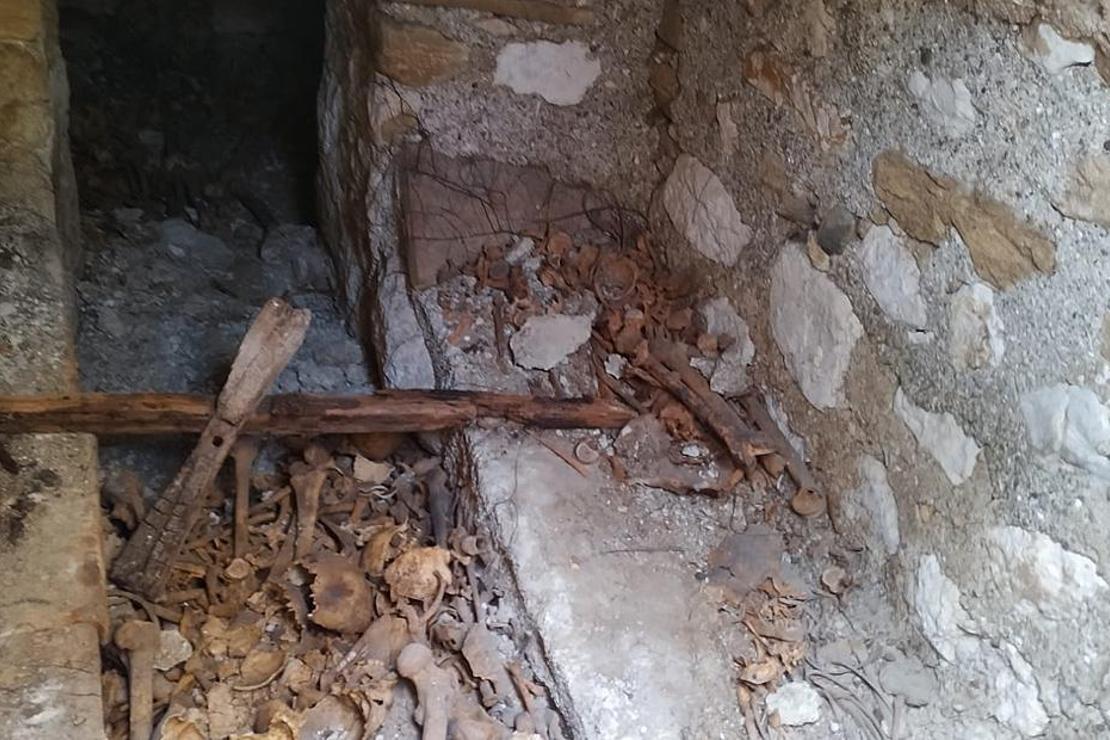 Tokat'ta tarlada Roma dönemine ait olduğu tahmin edilen mezarlık bulundu