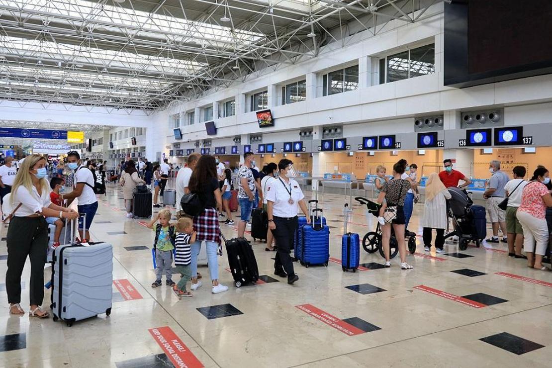 Antalya, pandemiye rağmen 3.4 milyon turist ağırladı