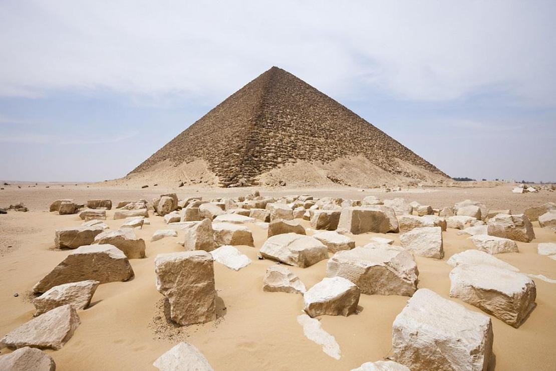 Geçmişe açılan bir pencere… Eğik piramit ve Eski Mısır'a ait gizemli kalıntılar 