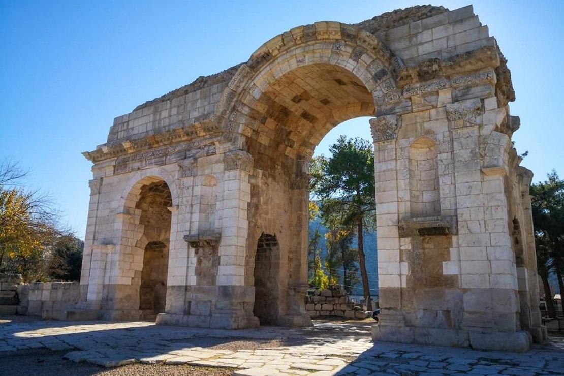 Efes'in 5 katı büyüklüğündeki antik kent: Anavarza 