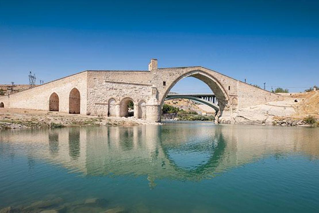 Anadolu’nun medeniyetleri buluşturan köprüleri