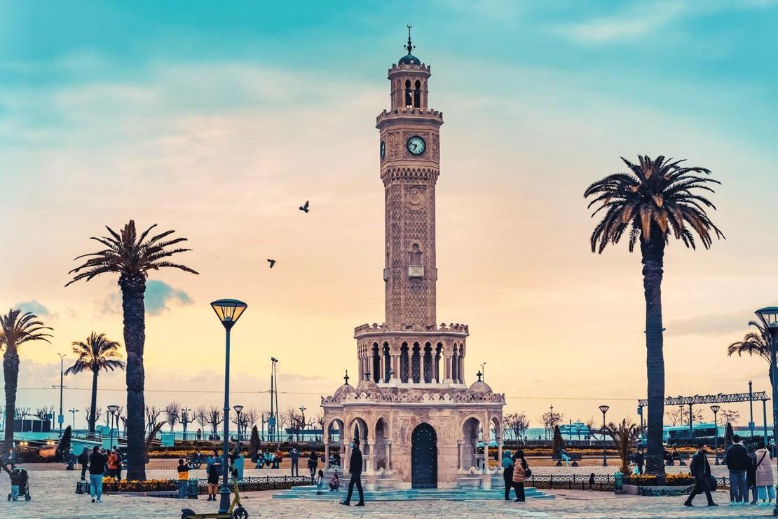 İzmir’in deniz kokan sokaklarında 10 nokta