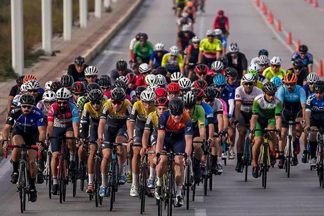 Pedallar yarış için basılıyor