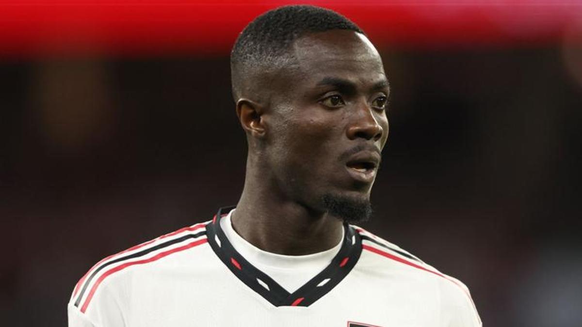 Bailly deixa United e assina pelo Besiktas 