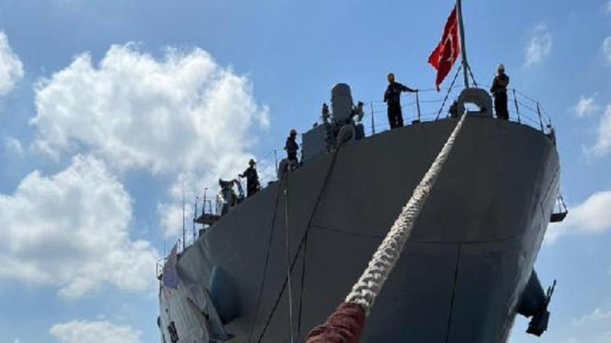 Türkiye’den yardım eli: TCG Bayraktar ve TCG Sancaktar, Libya’da