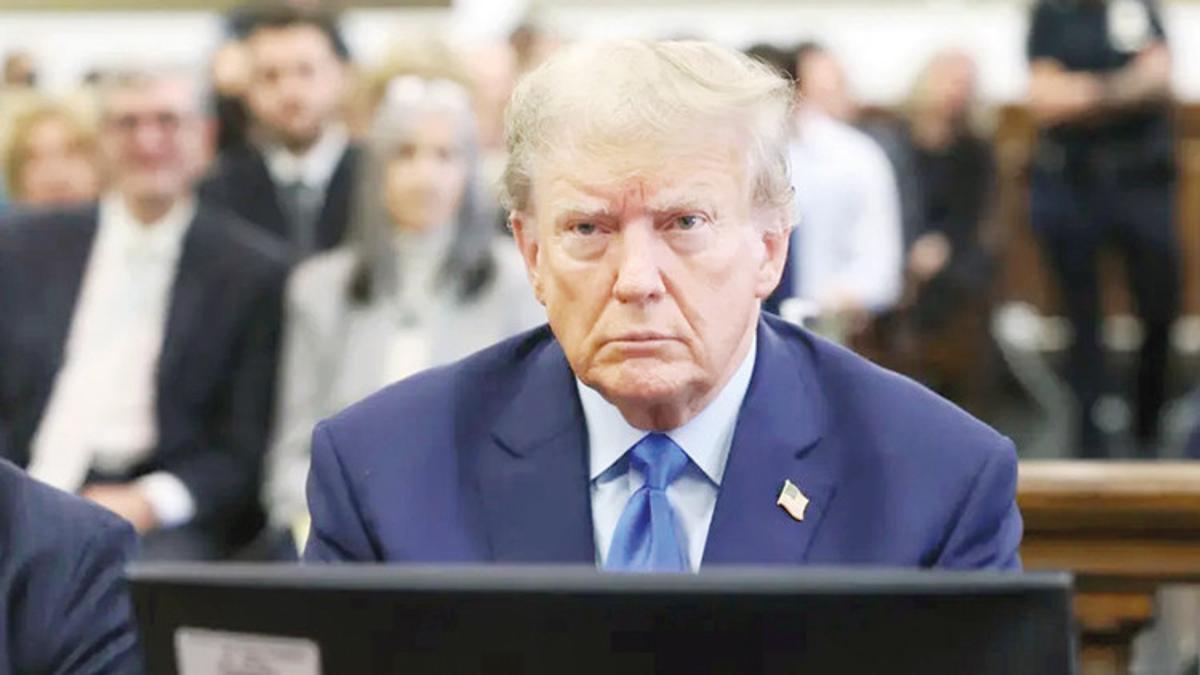 Dolandırıcılıkla suçlanıyor! Donald Trump yine mahkeme salonunda