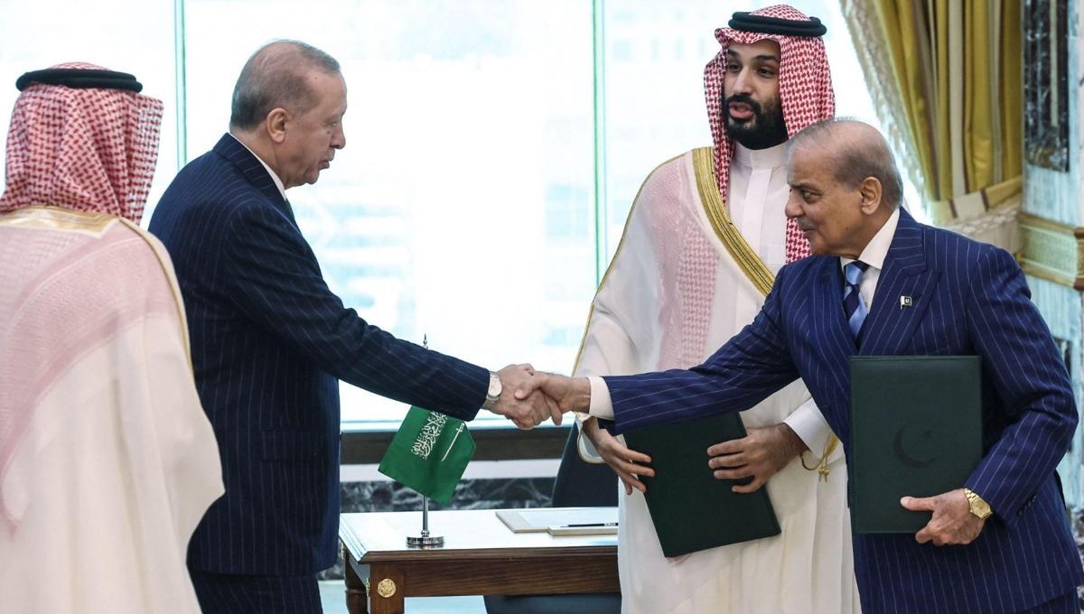 Mideast ‘coming together’: Trump welcomes Mecca defense pact