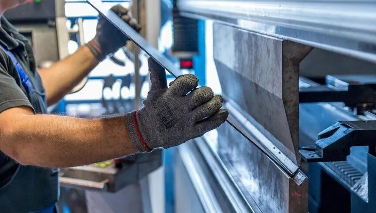 Türkiye’s industrial production down in July
