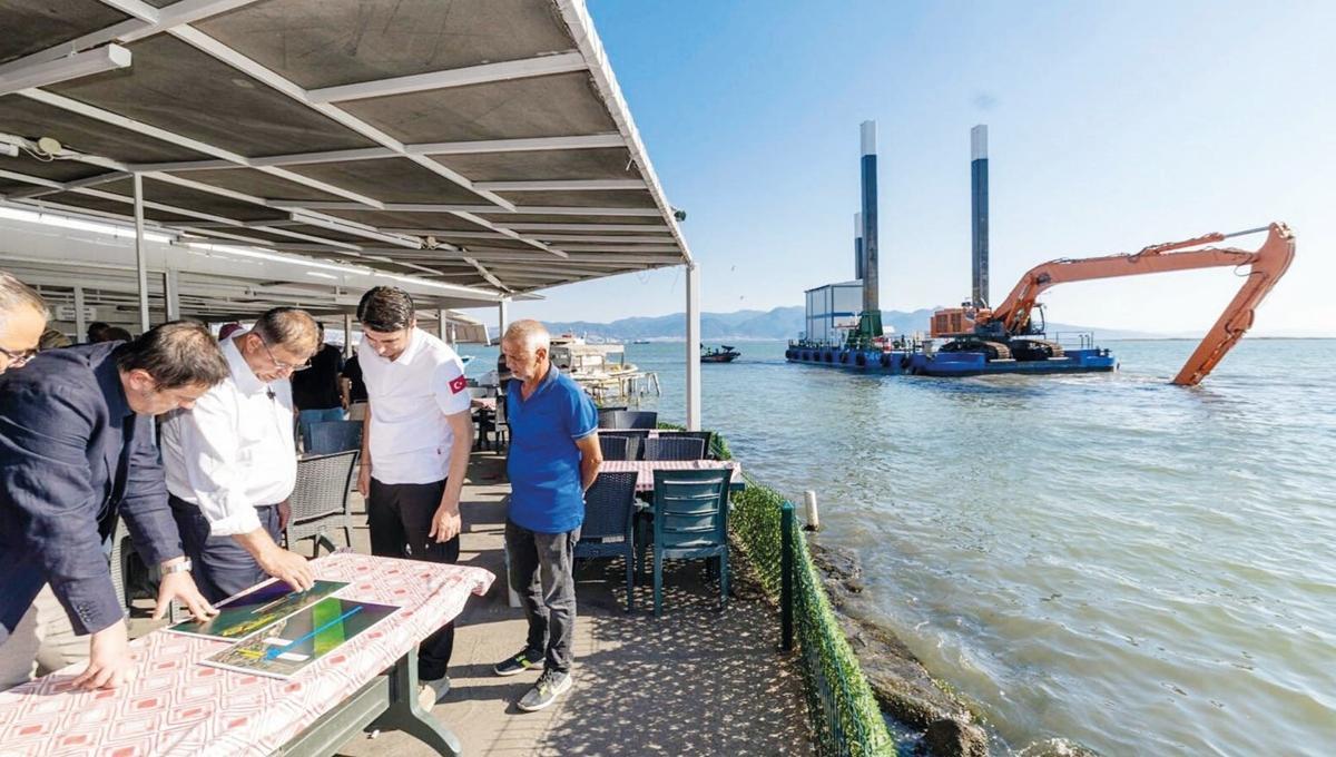 İzmir removes 1.5 million tons of mud from bay