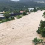 Flash floods cause bridges to collapse, mud rivers to flow, hundreds to call for help in northern and southern Turkey