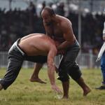 Turkish wrestler clinches 6 title in row in oldest oil wrestling tournament, breaking record