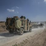 Turkey dispatches tanks, howitzers to Syrian border