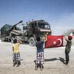Turkey dispatches tanks, howitzers to Syrian border
