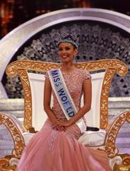 Miss Philippines wins Miss World in Indonesia